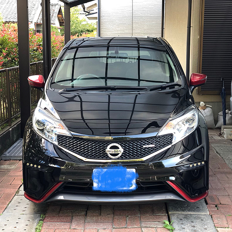 私の愛車…
まだまだ走行距離も短いけれど…
今日お嫁に行きます😭
カッコいいけど、フルエアロが実用的ではなかったね🤣

小雪＆小春を乗せるので、スライドドアの軽自動車に乗り替えることにしました👍
納車までは代車でしのぎます😂