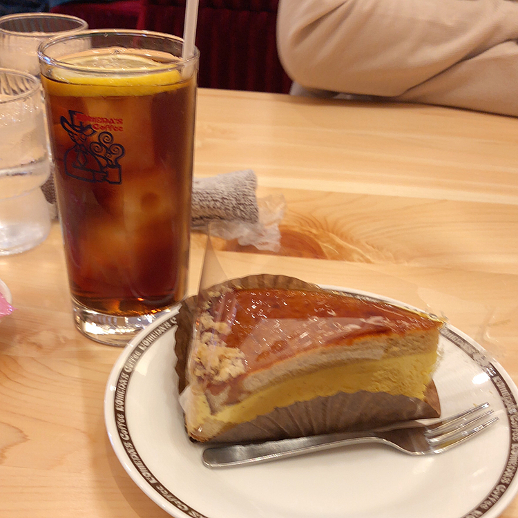 おかーさんは昨日友達とお茶しにコメダ珈琲行ってきたよ😊
内緒ですがこの前にビクドンいってたらふく食べてます🤣

まあるに。。おかーたんいい匂いつけて帰ってきた🤣😊😊😊😊笑笑