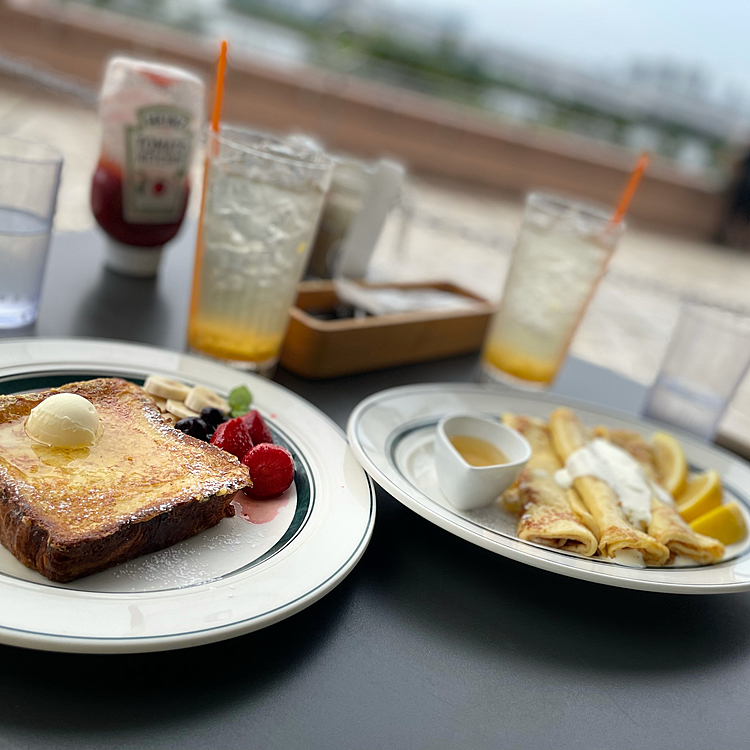 ついでに飼い主も楽しんで来ました😊
パンケーキ🥞はクリームが凄すぎるのでフレンチトーストにしました♪