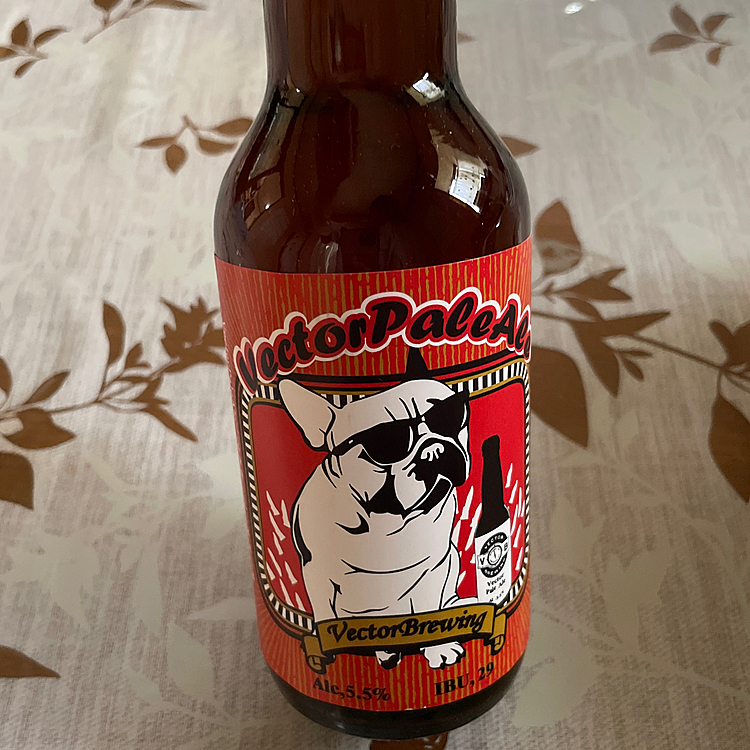 パッケージ犬はコレだけでした〜😆
どれもクラフトビールで飲むのが楽しみ👍
ハピさんは父からオヤツを貰いまくってます💦太るよ…😅