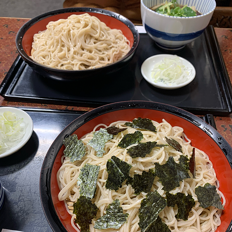 お昼は西荻窪の渋〜いお蕎麦屋さんに行きました😊
世間は3連休ですが、わたしは明日お仕事😭なんということだ💦💦💦