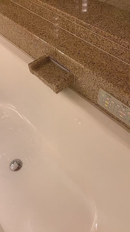 お風呂嫌いワンコには結界があるようです。