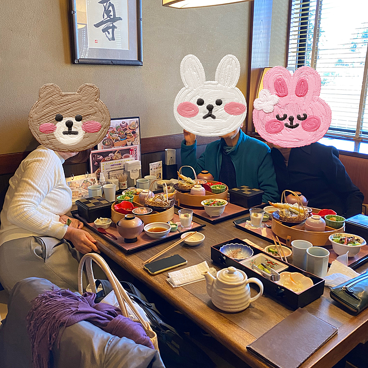 日向ぼっこのタイガー🐯を置いて、お食事会へ‼️
コーヒー☕️付けて1617円、安〜い😊