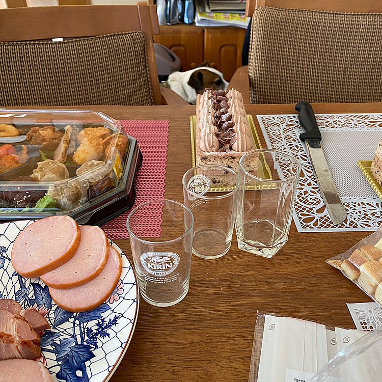 散々食べた挙げ句、更にケーキ🍰とコーヒー☕️