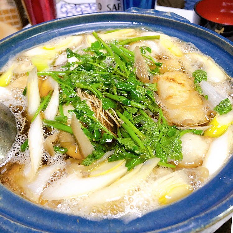 余談ですが！
昨日は弟と実父さんがウチに来ました。
弟に何食べたい？って聞いたら！
やっぱ、きりたんぽかな。。って返事😃
母が亡くなってから食べてないとか。。
ならば私が。。という事で食べました。
弟は埼玉にいるので、きりたんぽは5年くらい食べてないらしい。言ってくれたら作るのに🤣