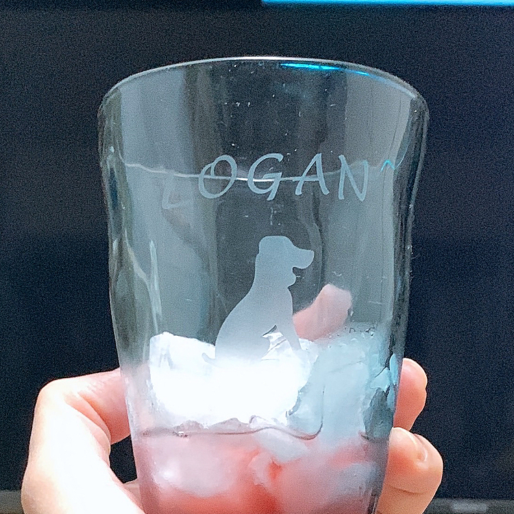 ロウちゃんをモチーフにしたグラスで。
うまく写ってないけど💦