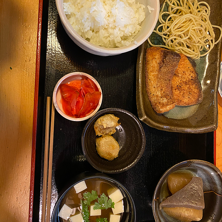 私のは、魚の唐揚げランチ