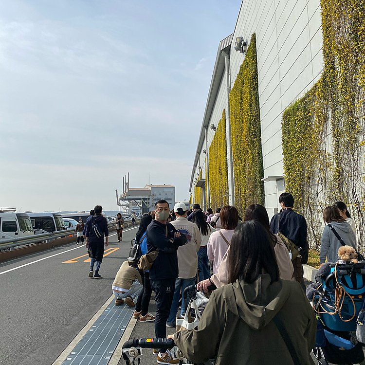 開場1時間前からもう並んでる…
とりあえず並んで周りの人としゃべってました😅