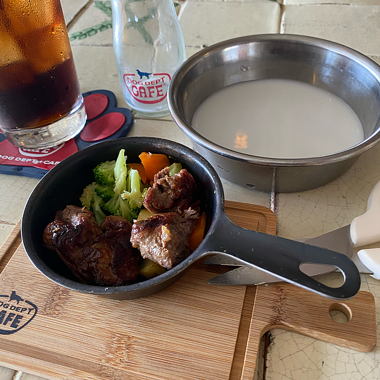 最後は浅草のドッグデプトでお肉ご馳走して来ましたよ！
梅宮アンナさんがプライベートで来てました😁