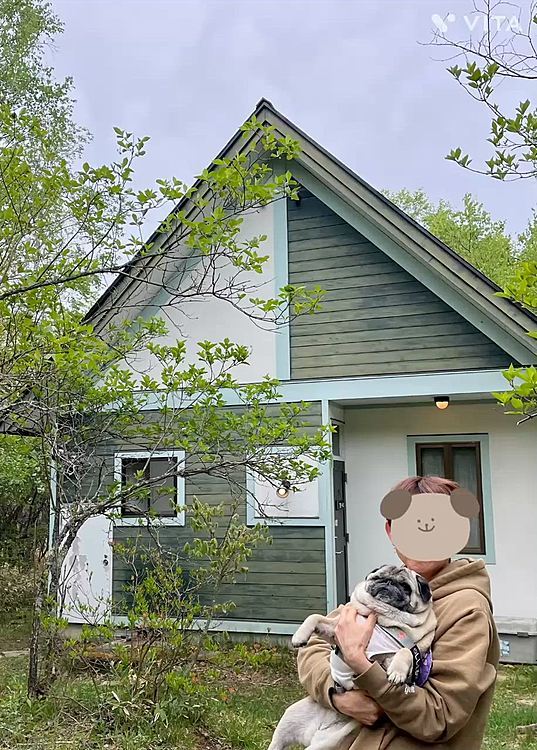お泊まりは蓼科わんわんパラダイスのコテージです🐶
気持ちいい高原散歩を楽しみました🐾
2日目は牛乳専科もうもう🐮でママさんソフトクリームを堪能、ランチは女神湖畔で信州そばをいただきました♪