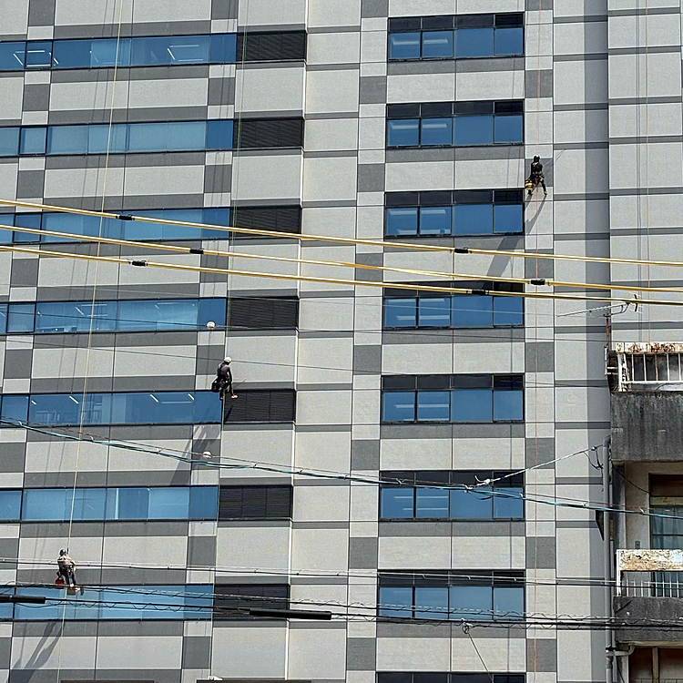 我が社のビル点検
ご苦労様です😅