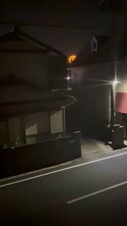 今日はおうちの間から
花火が🤭
毎週土曜日は何処かであがってるから