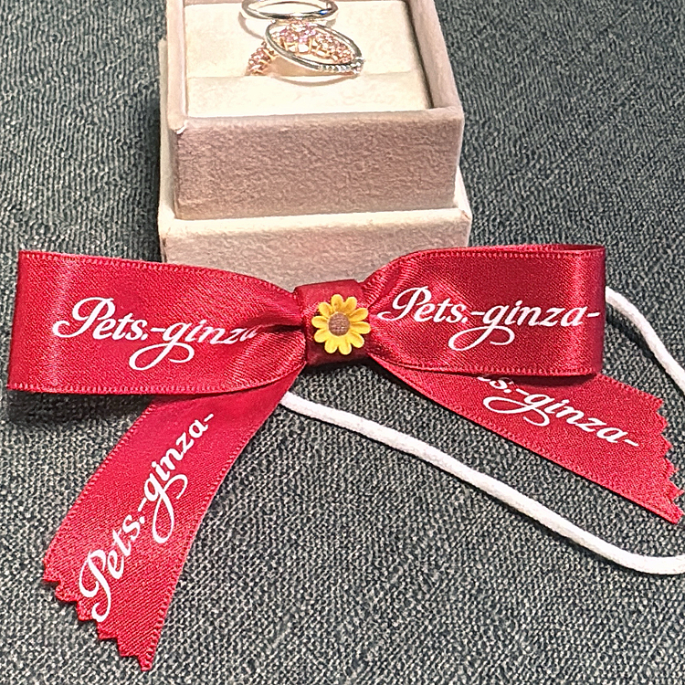 ひまわり🌻のチョーカーがコレです

可愛い😍

指輪はリメイクしたり注文したり

トリミング中に行きました

ピンクダイヤが採れなくなったんです

そう思うと無性に欲しくなる物(食)欲の人






